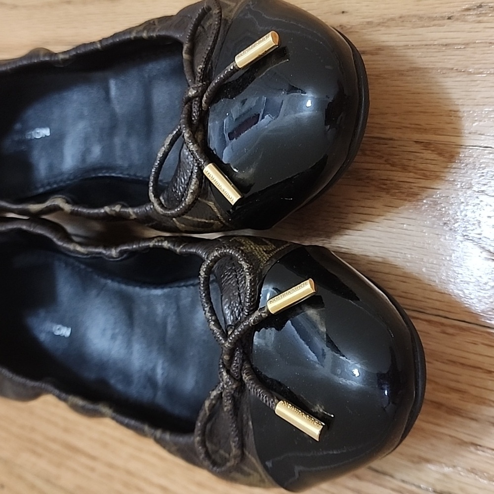 Louis Vuitton Brown and Black Flats & Loafers - Picture 4 of 13
